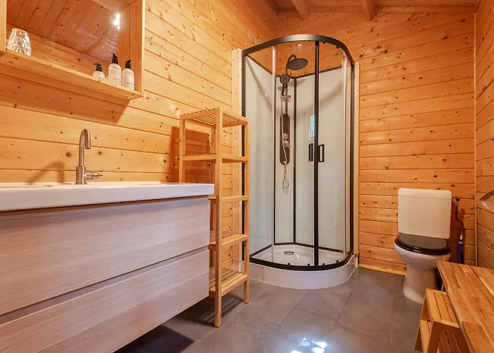 - Free Parking 샬레 *