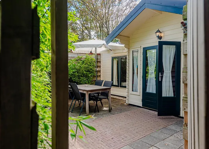 - Free Parking * 잔드보르트